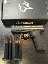 TAURUS Taurus TX22 - 1 of 5