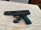 BERETTA Neos Target Pistol w/2 Mags, Hard Case, Lock - 1 of 4