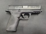 SMITH & WESSON M&P40 - 2 of 5