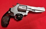 SMITH & WESSON 686-6 PRO SERIES - 2 of 2