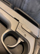 SMITH & WESSON 5906 9MM LUGER (9X19 PARA) - 2 of 7