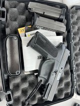SIG SAUER SP2022 9MM LUGER (9X19 PARA) - 1 of 1