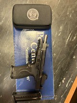 SMITH & WESSON Ported M&P 9 Performance Center M2.0 Backstrap Grip C.O.R.E. 9MM LUGER (9X19 PARA) - 2 of 7