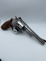 SMITH & WESSON 629 - 2 of 6