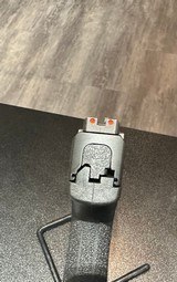 SMITH & WESSON M&P 9 sheild M2.0 Performance Center - 3 of 4