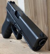 GLOCK G22 GEN 4 .40 S&W - 3 of 5