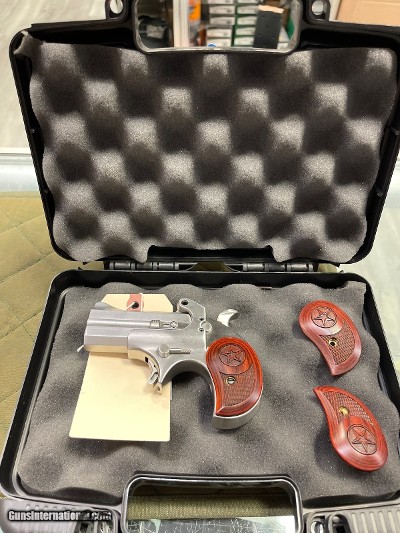 BOND ARMS COWBOY DEFENDER .45 LC/.410 GA