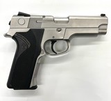 SMITH & WESSON 4046 .40 S&W - 1 of 5