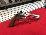 SMITH & WESSON 686 DELUXE - 2 of 2