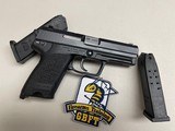 HECKLER & KOCH H&K USP .40 - 2 of 7