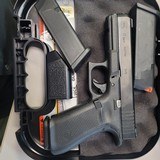 GLOCK 17 G17 gen 5 17 Round - 2 of 2