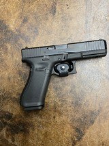 GLOCK 17Gen5 - 2 of 3
