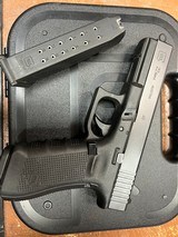 GLOCK 22GEN4 .40 CALIBER - 2 of 6