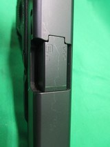 GLOCK 19 GEN 4 - 4 of 6 GLOCK 19 GEN 4 - 4 of 6