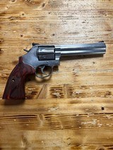 SMITH & WESSON 686-6 PLUS DELUXE .357 MAG - 2 of 3