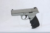 SMITH & WESSON SW40V - 1 of 2