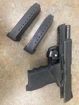 HECKLER & KOCH 45 - 2 of 6