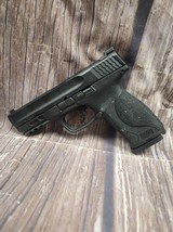 SMITH & WESSON M&P 9 M2.0\ - 1 of 6