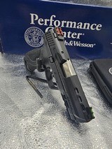 SMITH & WESSON Ported M&P 9 Performance Center M2.0 Backstrap Grip C.O.R.E. - 3 of 6