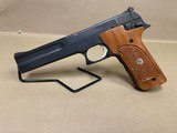 SMITH & WESSON 422 .22 LR - 2 of 6