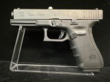 GLOCK G22 GEN 4 .40 S&W - 1 of 4