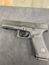 GLOCK 17 GEN 5 9MM LUGER (9X19 PARA) - 1 of 3