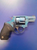 TAURUS 2366 TITANIUM .38 SPL - 2 of 3