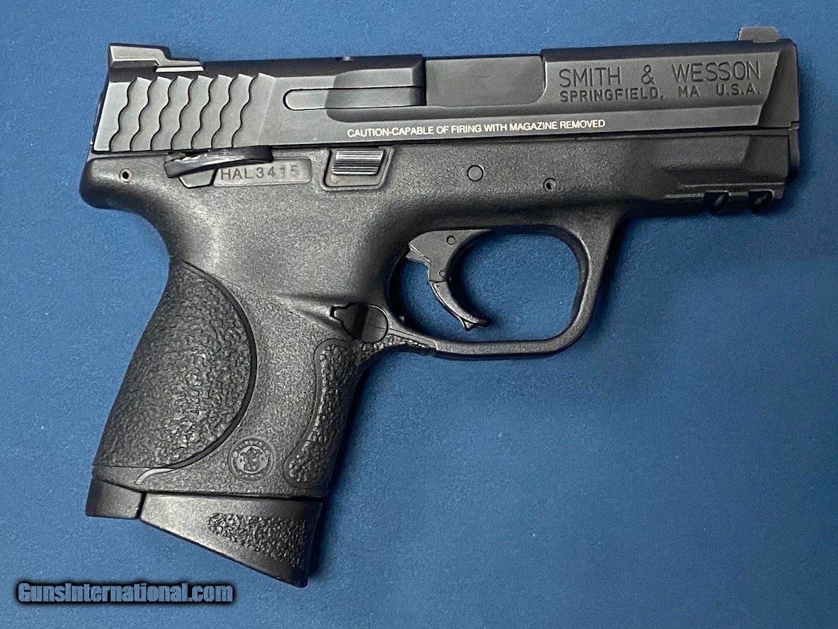 SMITH & WESSON M&P 9 c subcompact with thumb safety