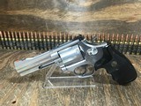 SMITH & WESSON 686-4 .357 MAG - 1 of 4