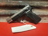 EAA WITNESS POLYMER CARRY .40 S&W - 1 of 2