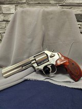 SMITH & WESSON 686-6 PLUS DELUXE - 3 of 5
