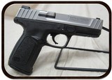 SMITH & WESSON SD40 VE - 2 of 5