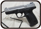 SMITH & WESSON SD40 VE - 1 of 5