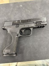 SMITH & WESSON m&p 2.0 9mm Night Sights Law Enforcement Model - 2 of 3