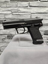 HECKLER & KOCH USP V1 - 2 of 5