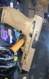 SMITH & WESSON M&P9 2.0 FDE 9MM LUGER (9X19 PARA) - 1 of 5