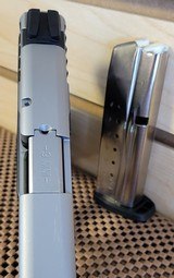 SMITH & WESSON SD9 VE 9MM LUGER (9X19 PARA) - 1 of 3