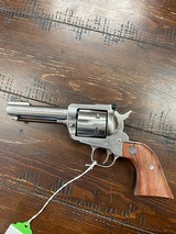 RUGER NEW MODEL BLACKHAWK STAINLESS - 2 of 3