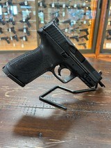 SMITH & WESSON m&p 9 compact 2.0 - 1 of 3