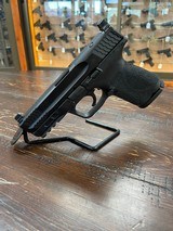 SMITH & WESSON m&p 9 compact 2.0 - 2 of 3