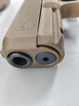 GLOCK G19X FDE w/3 Mags, Night Sights, Hard Case - 4 of 5