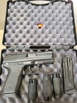 HECKLER & KOCH P2000 9MM LUGER (9X19 PARA) - 1 of 2