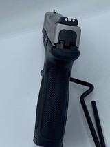 SMITH & WESSON SD9 VE - 2 of 7