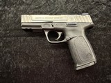 SMITH & WESSON SD40VE .40 S&W - 1 of 3