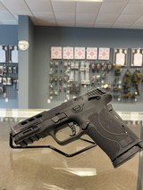 SMITH & WESSON M&P9 SHIELD EZ PERFORMANCE CENTERM2.0 9MM LUGER (9X19 PARA) - 1 of 1
