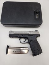 SMITH & WESSON SD9 VE - 1 of 4