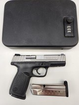 SMITH & WESSON SD9 VE - 2 of 4