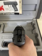 HECKLER & KOCH USP COMPACT 45 - 4 of 4