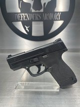 SMITH & WESSON SHIELD M2.0 - 2 of 7