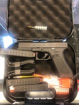 GLOCK 17 GEN 5 - 2 of 2